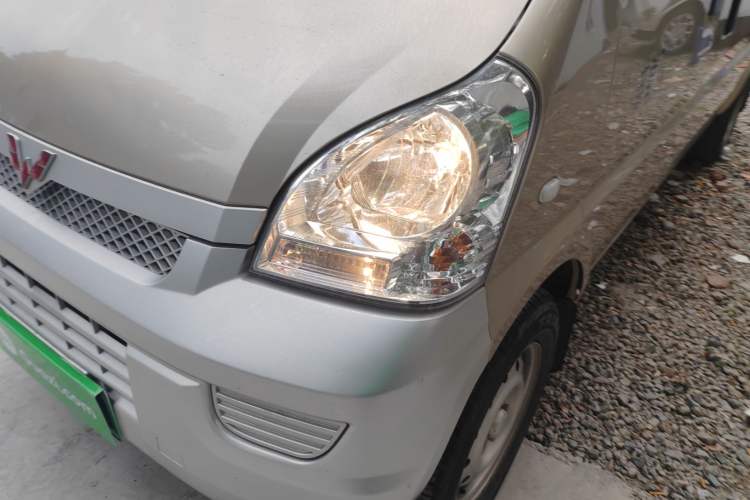 Used Wuling Rongguang EV 2020 Basic Version 7-Seater 300 km Left Front Headlight