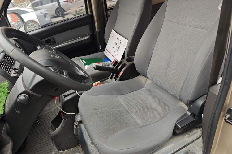 Used Wuling Rongguang EV 2020 Basic Version 7-Seater 300 km Left Front Seat