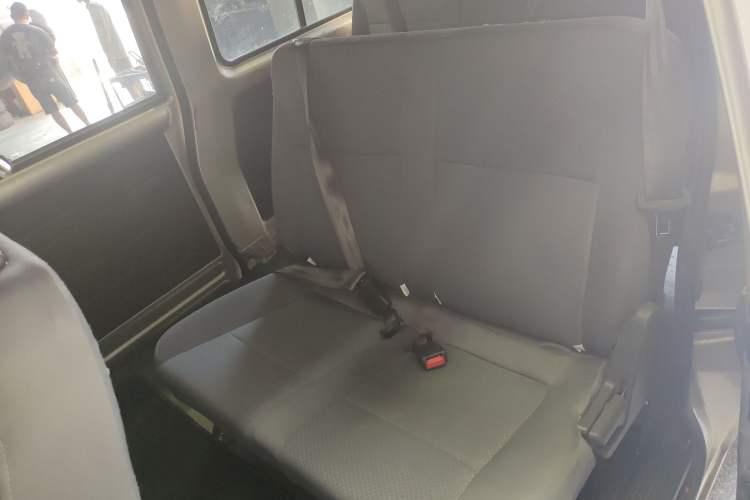 Used Wuling Rongguang EV 2020 Basic Version 7-Seater 300 km Left Rear Seat