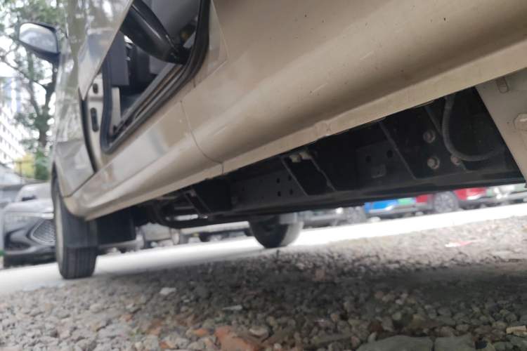 Used Wuling Rongguang EV 2020 Basic Version 7-Seater 300 km Left Side Sill