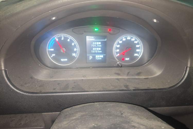 Used Wuling Rongguang EV 2020 Basic Version 7-Seater 300 km Odometer Close Up
