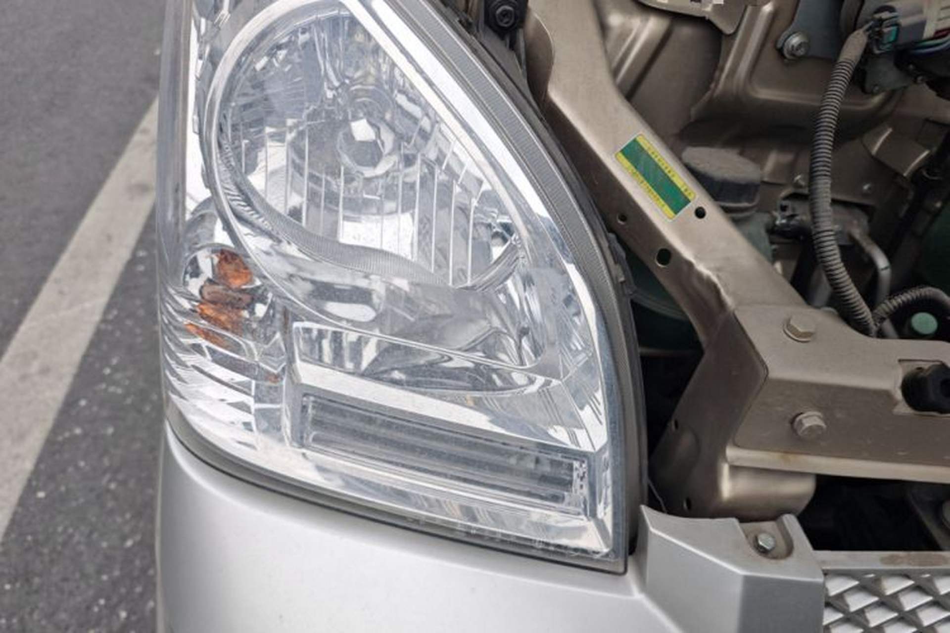 Used Wuling Rongguang EV 2020 Basic Version 7-Seater 300 km Right Front Headlight