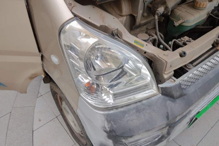 Used Wuling Rongguang EV 2020 Enclosed Window Version Base Model 2 Seats 300 KM Right Front Headlight