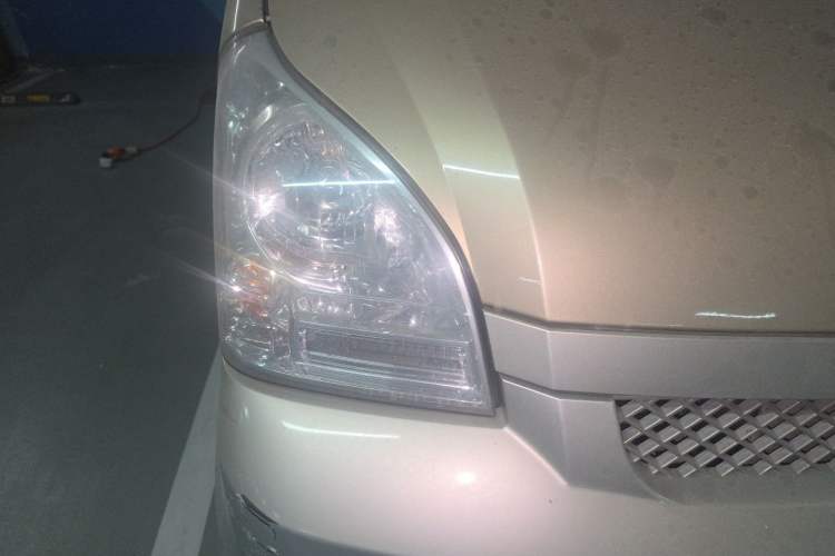 Used Wuling Rongguang EV 2020 Basic Version 7-Seater 300 km Right Front Headlight