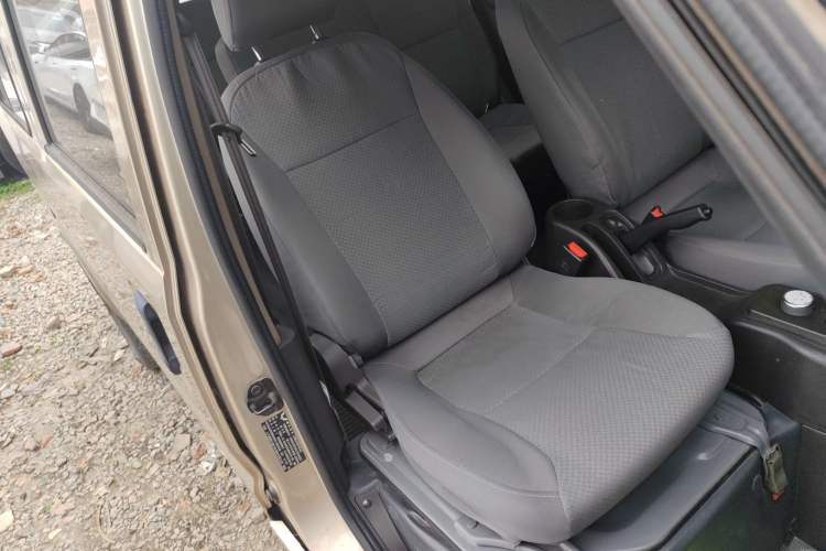 Used Wuling Rongguang EV 2020 Basic Version 7-Seater 300 km Right Front Seat