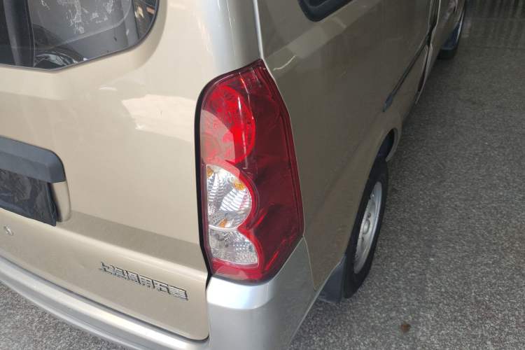 Used Wuling Rongguang EV 2020 Basic Version 7-Seater 300 km Right Rear Taillight