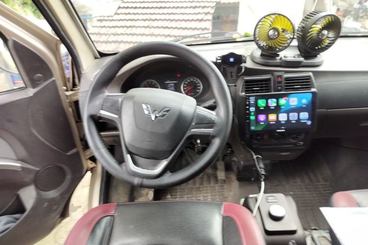 Used Wuling Rongguang EV 2020 Basic Version 7-Seater 300 km Steering Wheel