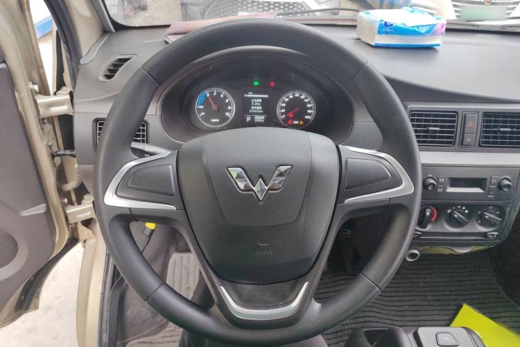 Used Wuling Rongguang EV 2020 Basic Version 7-Seater 300 km Steering Wheel