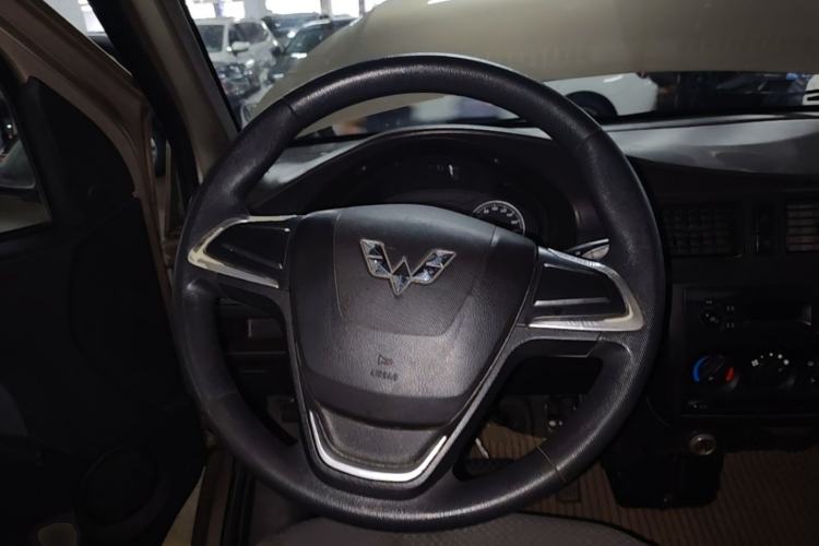 Used Wuling Rongguang EV 2020 Basic Version 7-Seater 300 km Steering Wheel