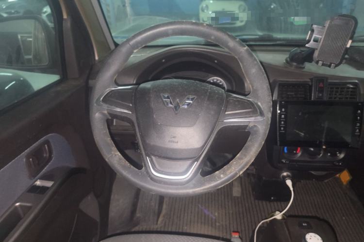 Used Wuling Rongguang EV 2020 Basic Version 7-Seater 300 km Steering Wheel