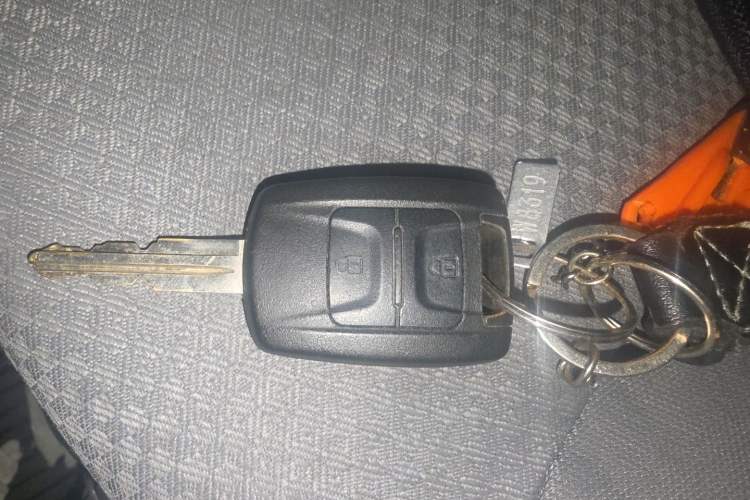 Used Wuling Rongguang EV 2020 Basic Version 7-Seater 300 km Vehicle Key
