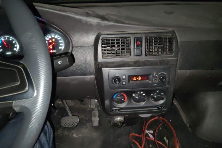 Used Wuling Rongguang EV 2022 Basic Passenger Bus Powered by Penghui Battery Audio And AC Panel