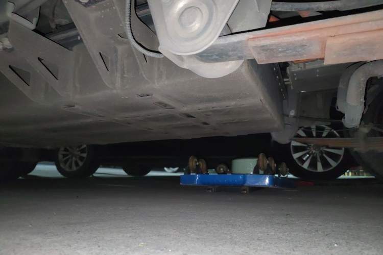 Used Wuling Rongguang EV 2022 Basic Passenger Bus Powered by Penghui Battery Chassis Rear Left