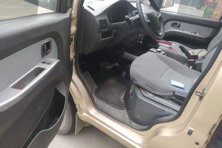 Used Wuling Rongguang EV 2022 Basic Model Enclosed-Window Vehicle with 2 Seats Equipped with Penghui Battery Driver Seat