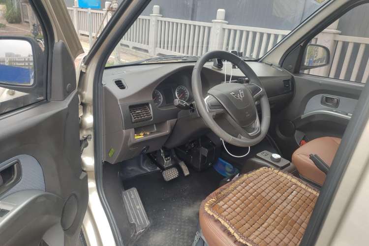 Used Wuling Rongguang EV 2022 Basic Passenger Bus Powered by Penghui Battery Driver Seat