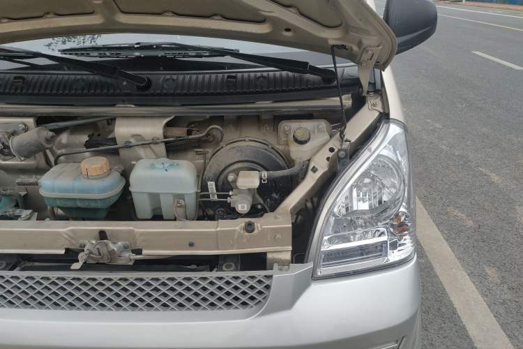 Used Wuling Rongguang EV 2022 Basic Passenger Bus Powered by Penghui Battery Engine Bay Left