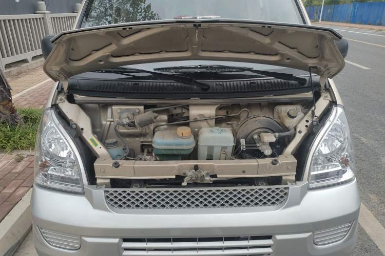Used Wuling Rongguang EV 2022 Basic Passenger Bus Powered by Penghui Battery Engine Bay