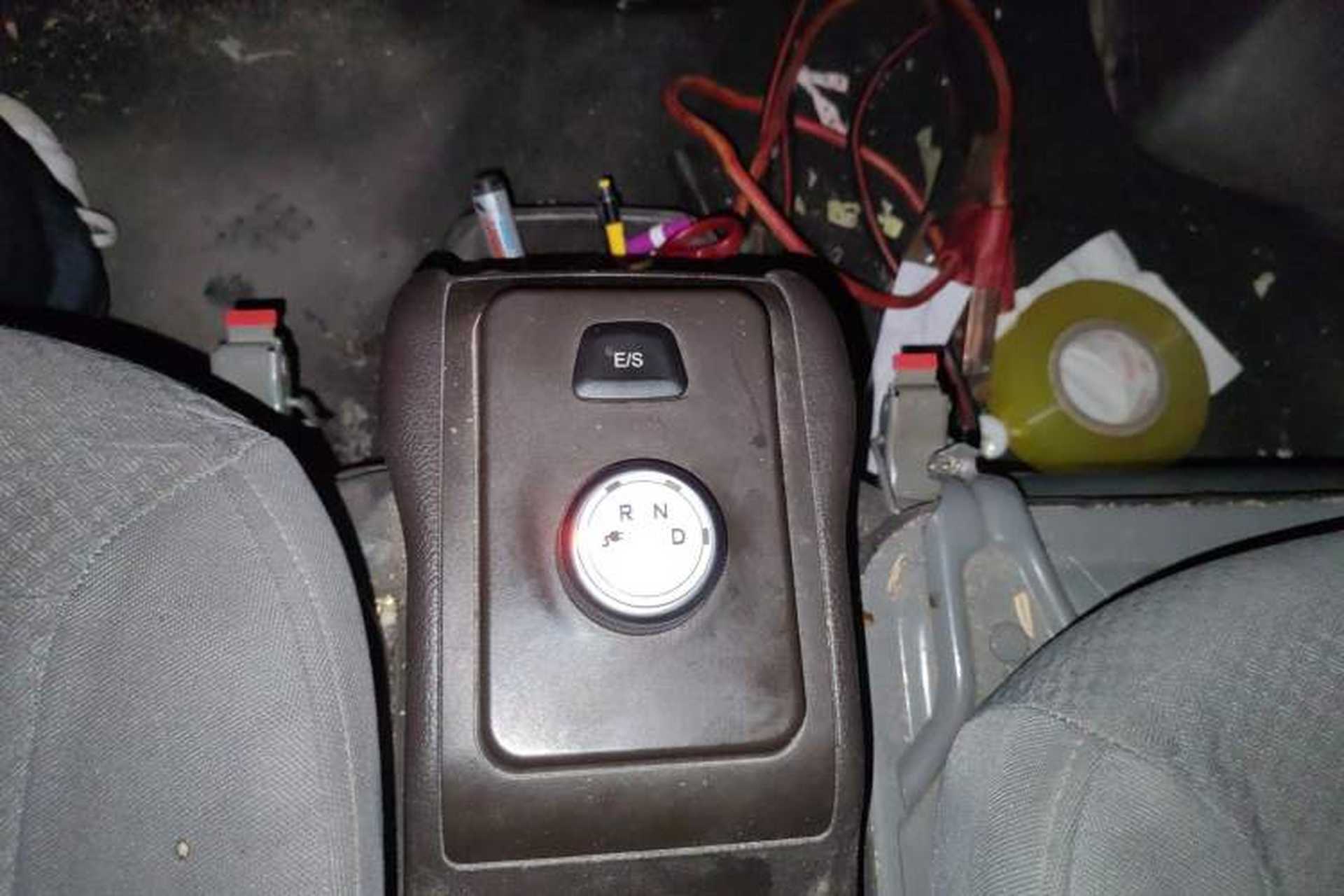 Used Wuling Rongguang EV 2022 Basic Passenger Bus Powered by Penghui Battery Gear Lever
