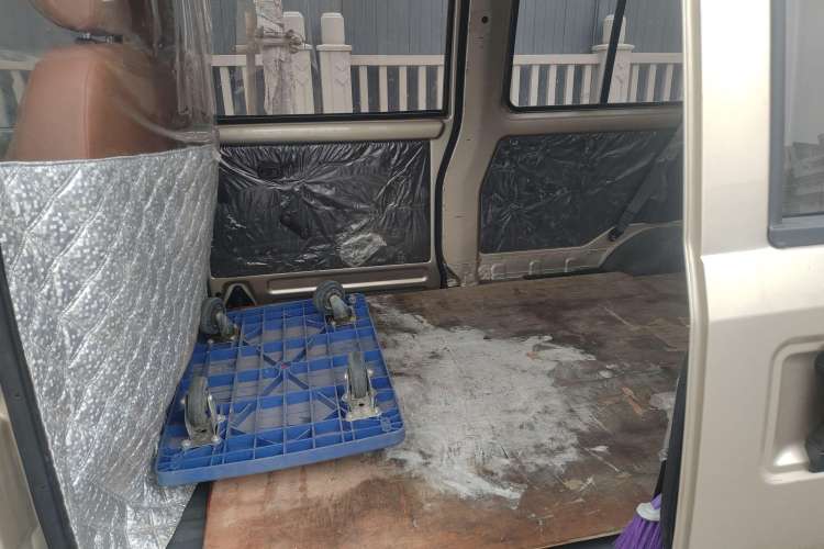 Used Wuling Rongguang EV 2022 Basic Passenger Bus Powered by Penghui Battery Left Rear Seat
