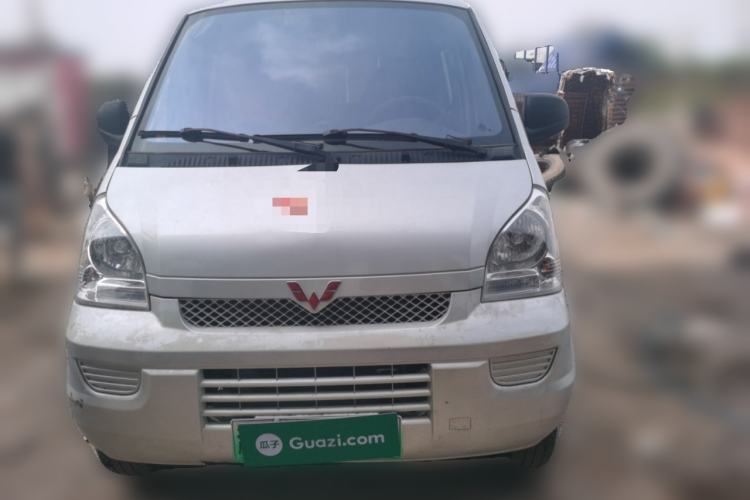 Used Wuling Rongguang EV 2022 Base Model Enclosed-Window Vehicle with 5 Seats Powered by Penghui Battery Front