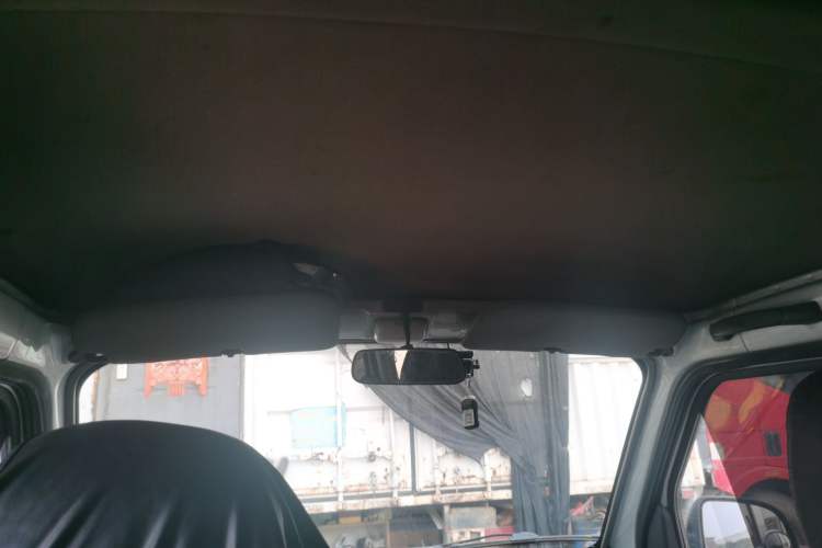 Used Wuling Rongguang EV 2022 Base Model Enclosed-Window Vehicle with 5 Seats Powered by Penghui Battery Headliner