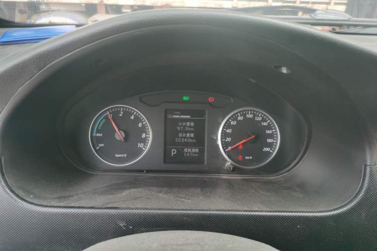 Used Wuling Rongguang EV 2022 Base Model Enclosed-Window Vehicle with 5 Seats Powered by Penghui Battery Instrument Cluster