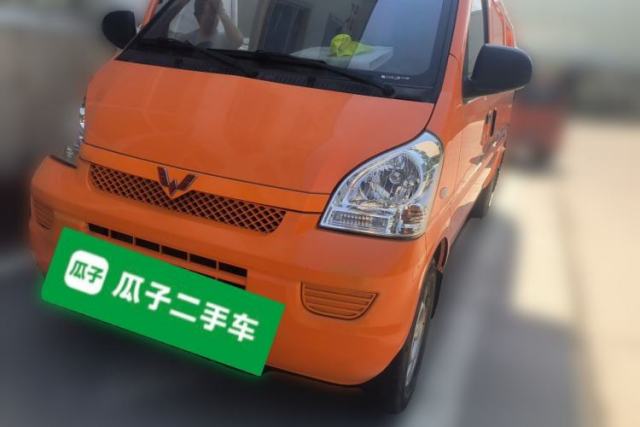 Used Wuling Rongguang EV 2022 model, 300 km range, automatic transmission, two seats, no sunroof.