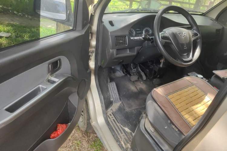 Used Wuling Rongguang EV 2022 Base Model Coach Powered by CATL Driver Seat