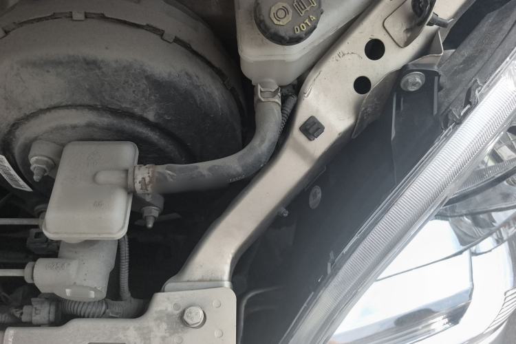 Used Wuling Rongguang EV 2022 Basic Model Enclosed-Window Vehicle with 2 Seats Equipped with Penghui Battery Engine Bay Left