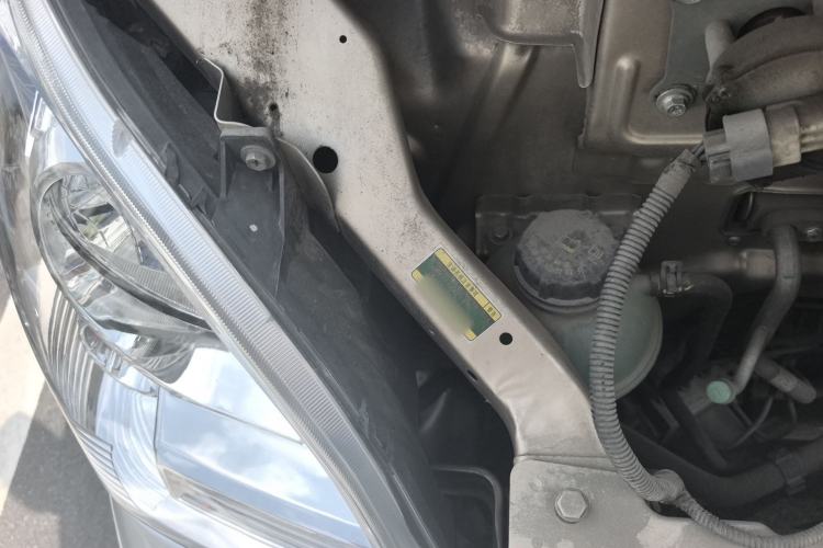 Used Wuling Rongguang EV 2022 Basic Model Enclosed-Window Vehicle with 2 Seats Equipped with Penghui Battery Engine Bay Right