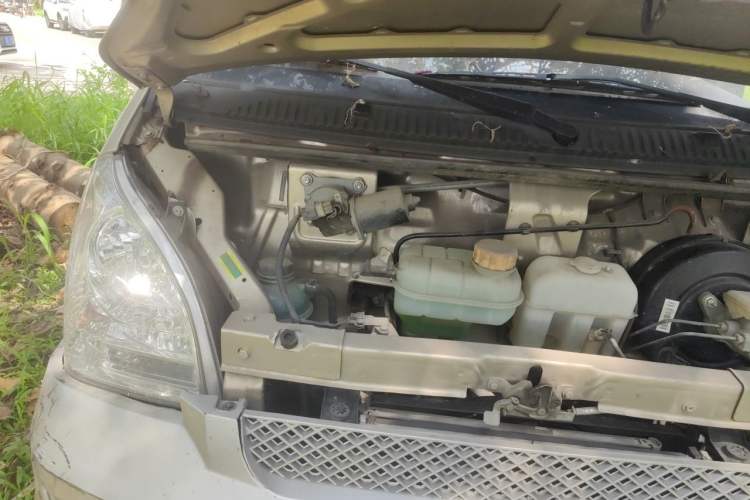 Used Wuling Rongguang EV 2022 Base Model Coach Powered by CATL Engine Bay Right