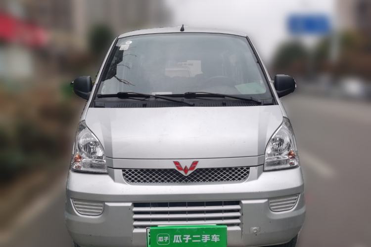 Used Wuling Rongguang EV 2022 Basic Passenger Bus Powered by Penghui Battery Front