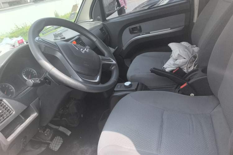 Used Wuling Rongguang EV 2022 Basic Model Enclosed-Window Vehicle with 2 Seats Equipped with Penghui Battery Left Front Seat
