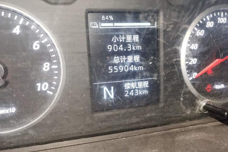 Used Wuling Rongguang EV 2022 Basic Passenger Bus Powered by Penghui Battery Odometer Close Up