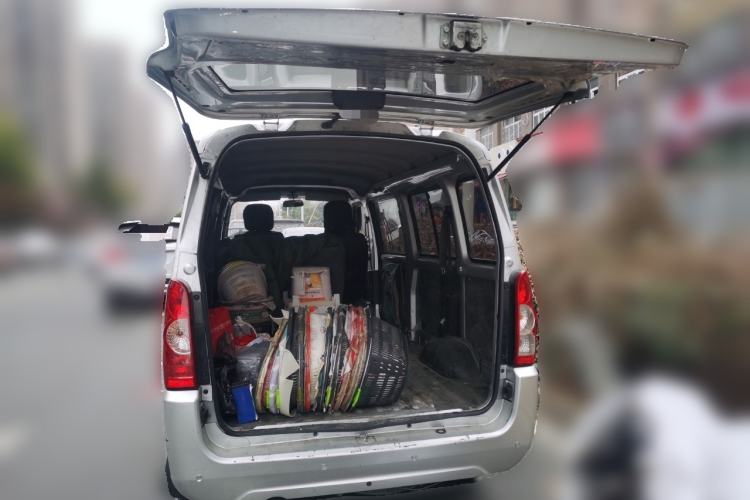 Used Wuling Rongguang EV 2022 Basic Passenger Bus Powered by Penghui Battery Trunk