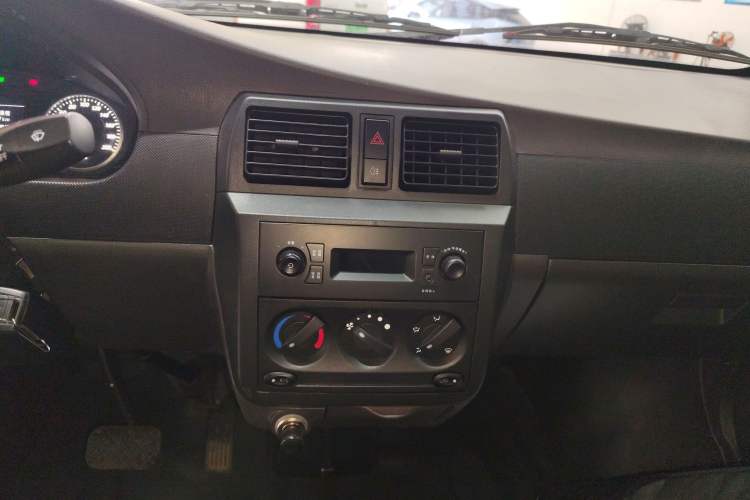 Used Wuling Rongguang EV 2022 Basic Passenger Bus Powered by Penghui Battery Audio And AC Panel