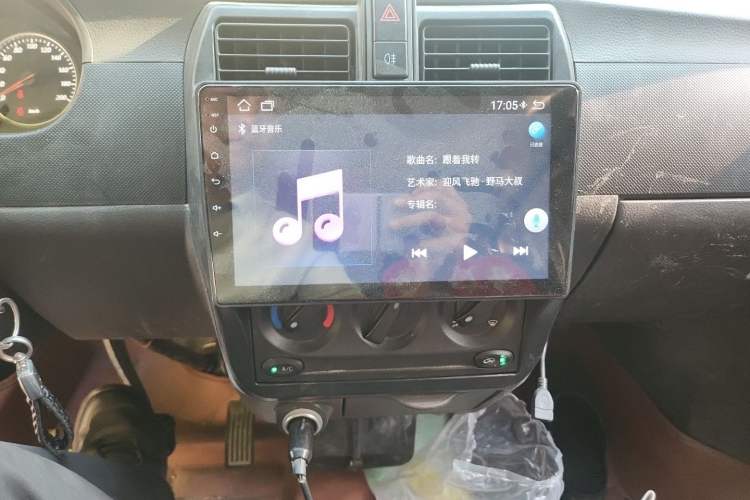 Used Wuling Rongguang EV 2022 Basic Model Enclosed-Window Vehicle with 2 Seats Equipped with Penghui Battery Audio And AC Panel
