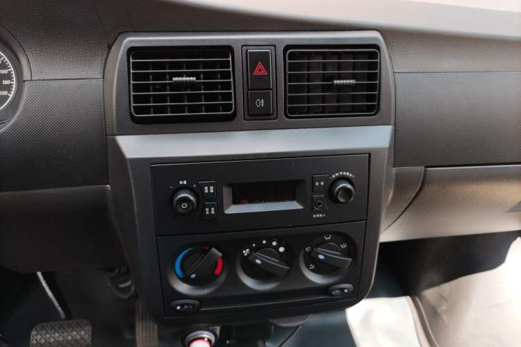 Used Wuling Rongguang EV 2022 Basic Passenger Bus Powered by Penghui Battery Audio And AC Panel