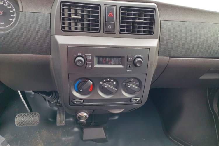 Used Wuling Rongguang EV 2022 Basic Passenger Bus Powered by Penghui Battery Audio And AC Panel
