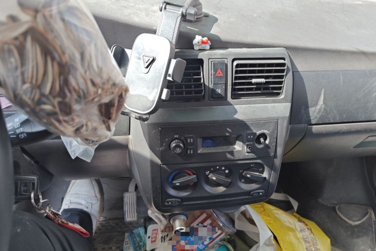 Used Wuling Rongguang EV 2022 Basic Model Enclosed-Window Vehicle with 2 Seats Equipped with Penghui Battery Audio And AC Panel