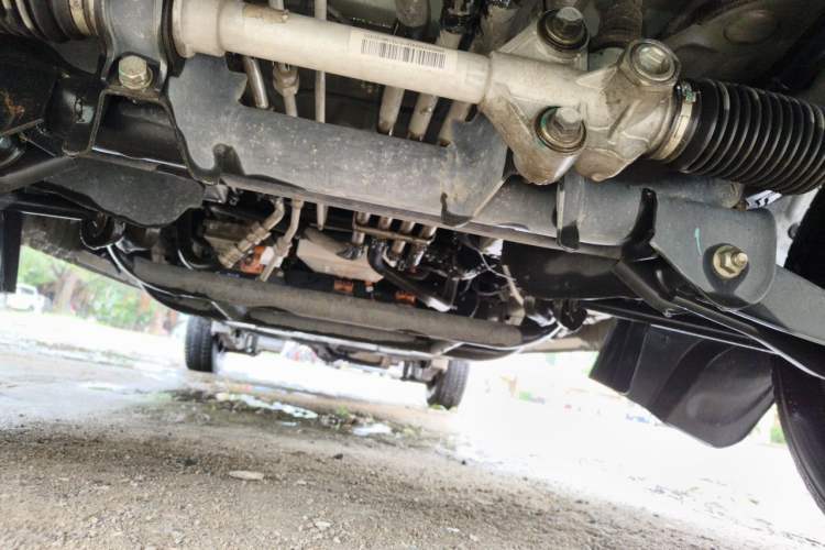 Used Wuling Rongguang EV 2022 Basic Passenger Bus Powered by Penghui Battery Chassis Front