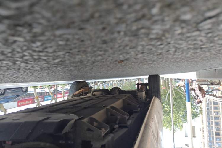 Used Wuling Rongguang EV 2022 Basic Model Enclosed-Window Vehicle with 2 Seats Equipped with Penghui Battery Chassis Front Right