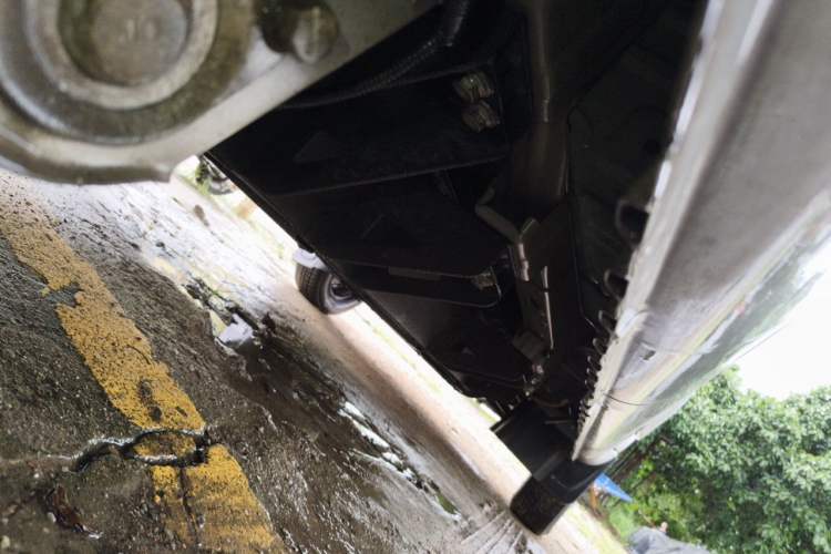 Used Wuling Rongguang EV 2022 Basic Passenger Bus Powered by Penghui Battery Chassis Rear Right