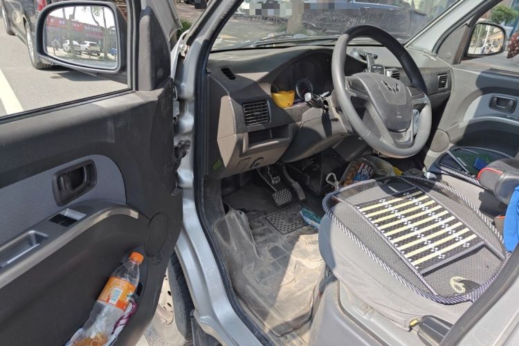 Used Wuling Rongguang EV 2022 Basic Model Enclosed-Window Vehicle with 2 Seats Equipped with Penghui Battery Driver Seat