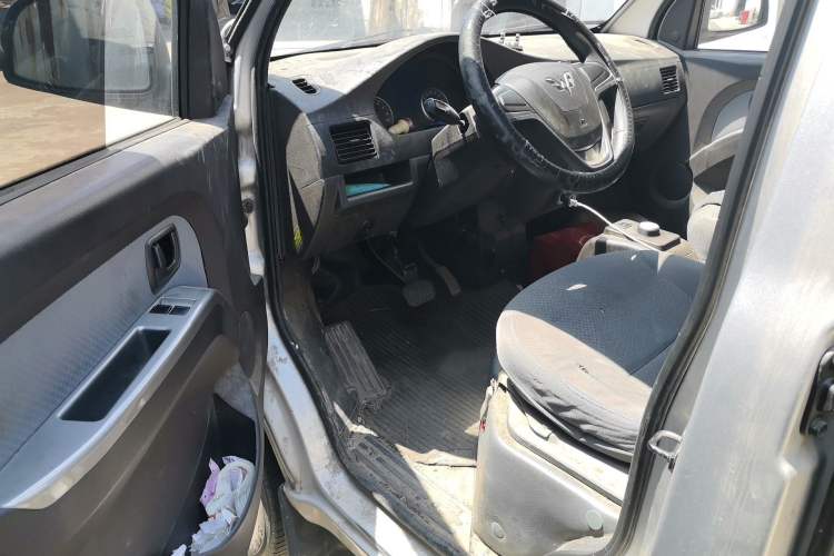 Used Wuling Rongguang EV 2022 Basic Passenger Bus Powered by Penghui Battery Driver Seat