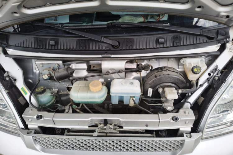 Used Wuling Rongguang EV 2022 Basic Passenger Bus Powered by Penghui Battery Engine Bay