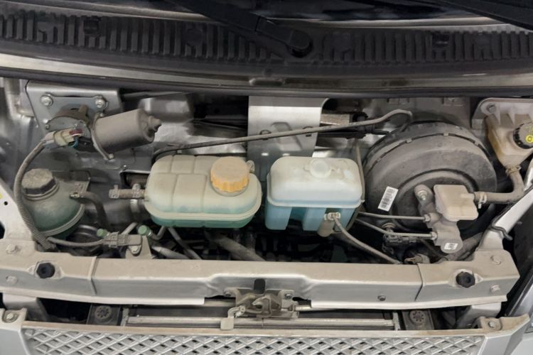 Used Wuling Rongguang EV 2022 Basic Passenger Bus Powered by Penghui Battery Engine Bay