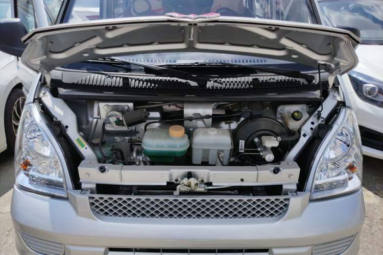 Used Wuling Rongguang EV 2022 Basic Passenger Bus Powered by Penghui Battery Engine Bay