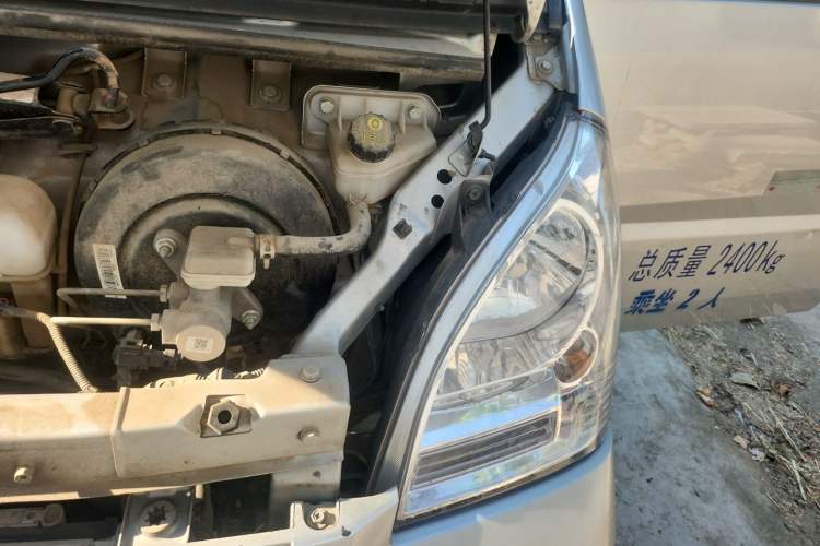 Used Wuling Rongguang EV 2022 Basic Model Enclosed-Window Vehicle with 2 Seats Equipped with Penghui Battery Engine Bay Left
