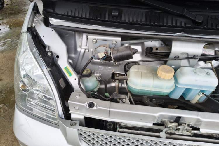 Used Wuling Rongguang EV 2022 Basic Passenger Bus Powered by Penghui Battery Engine Bay Right